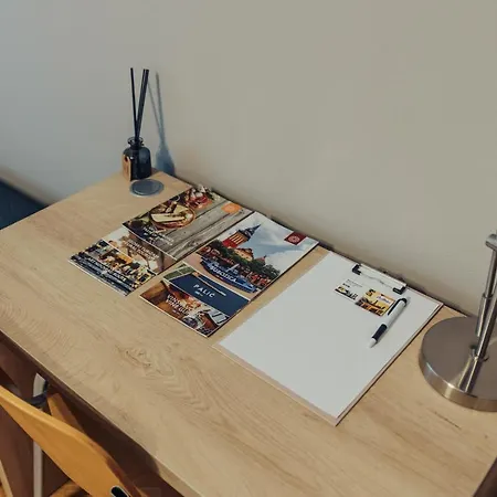 アパート Dumalux Velvet スボティツァ