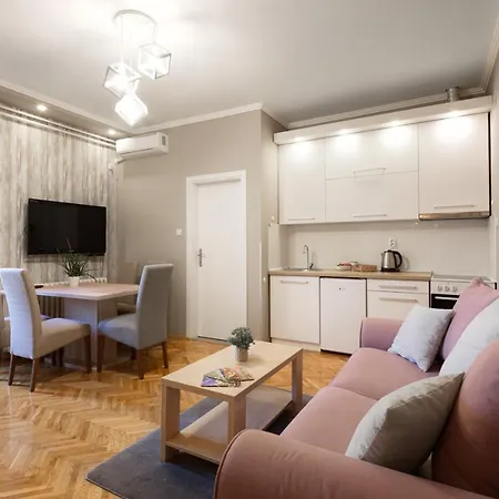 アパート Dumalux Velvet スボティツァ